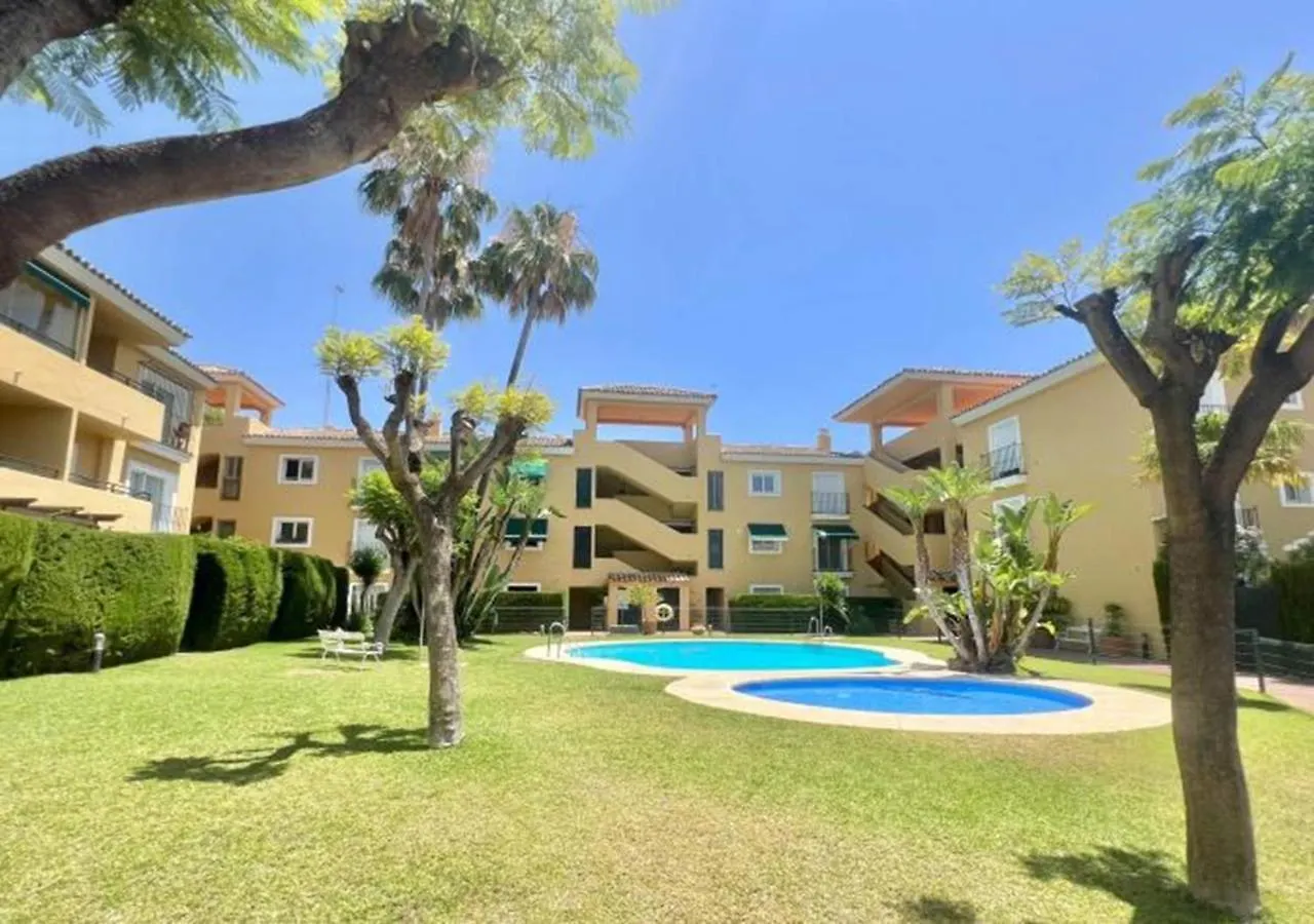 Alambra Del Sol - Coastal Retreat By The Beach Εστεπόνα Διαμέρισμα
