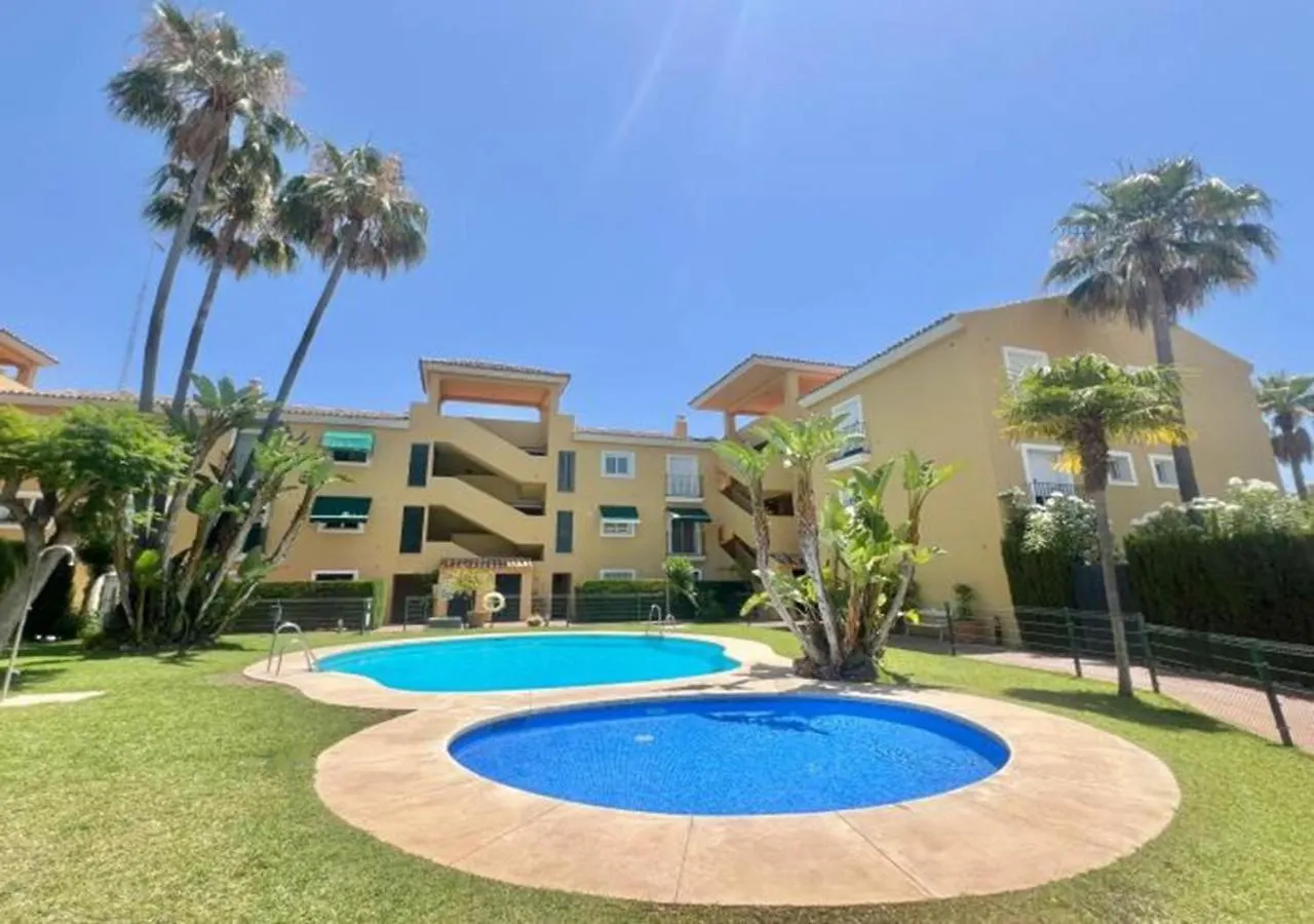 Διαμέρισμα Alambra Del Sol - Coastal Retreat By The Beach Εστεπόνα Ισπανία