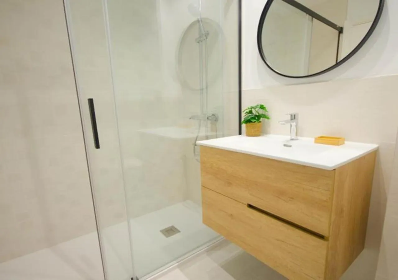 Alambra Del Sol - Coastal Retreat By The Beach Estepona Apartment