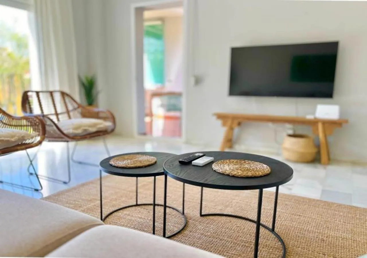 Apartment Alambra Del Sol - Coastal Retreat By The Beach Estepona