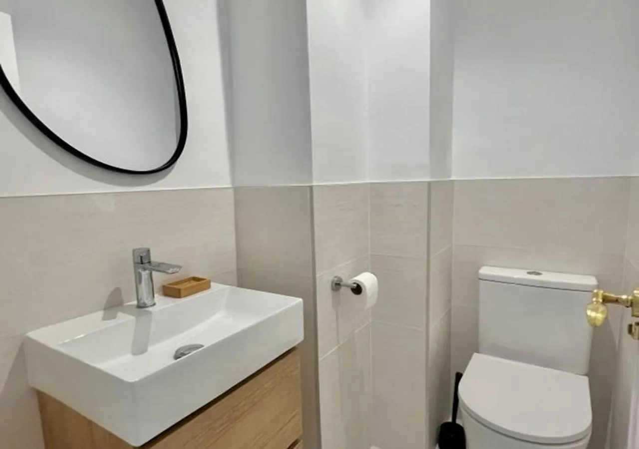 Apartment Alambra Del Sol - Coastal Retreat By The Beach Estepona