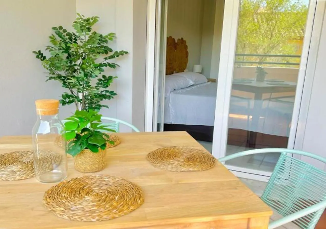 Alambra Del Sol - Coastal Retreat By The Beach Estepona Apartment
