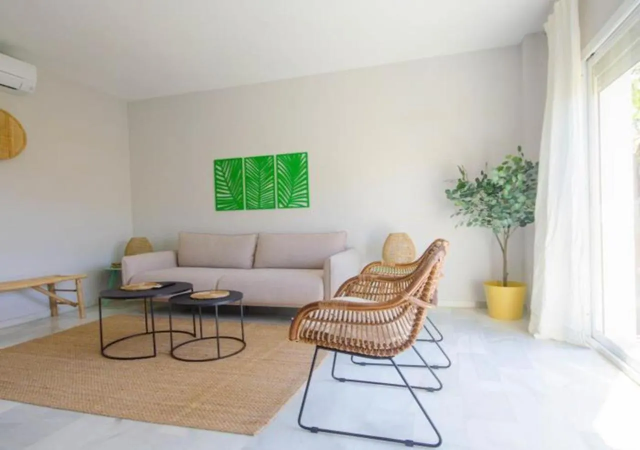 Alambra Del Sol - Coastal Retreat By The Beach Estepona Apartment