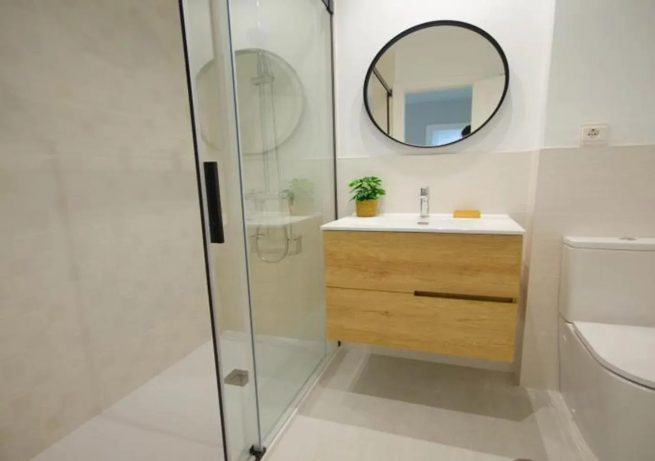 Apartment Alambra Del Sol - Coastal Retreat By The Beach Estepona